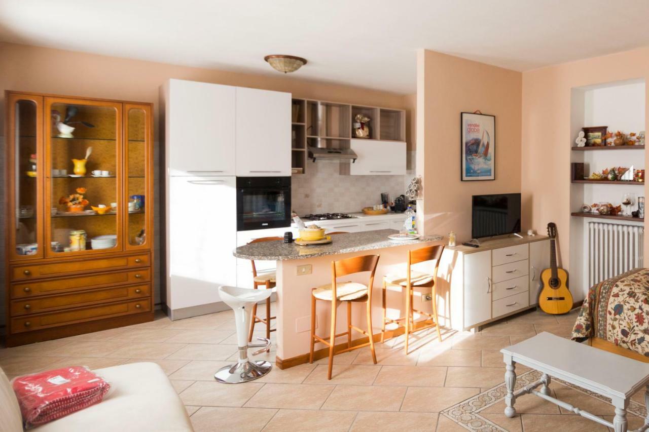 La Casa Di Cristina Lägenhet Arona Exteriör bild